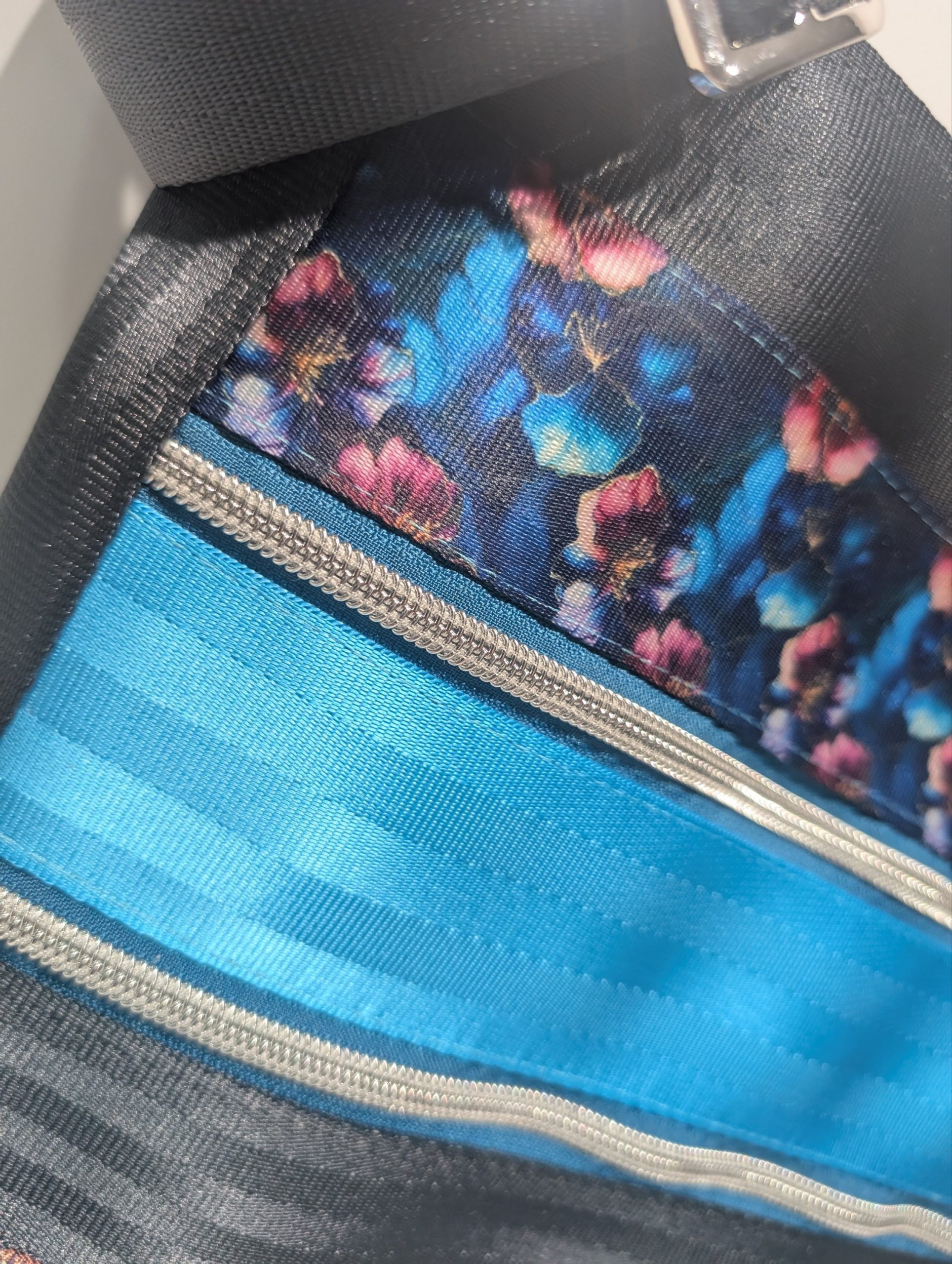 Velvet Pansy Crossbody Bag - Image 4
