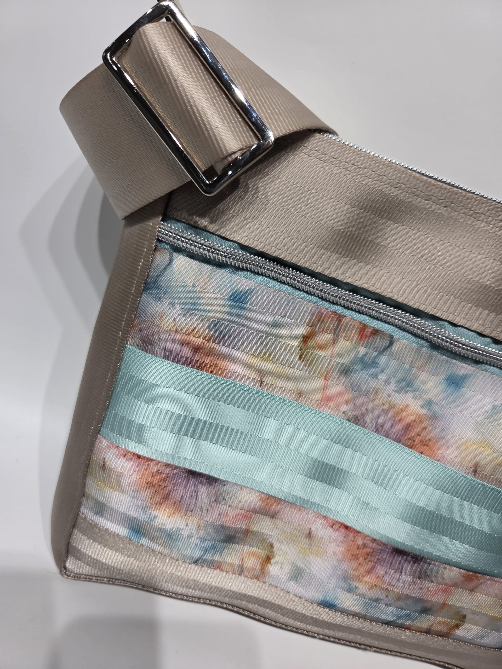 Dandelion Dreams Jasper Crossbody Bag - Image 5
