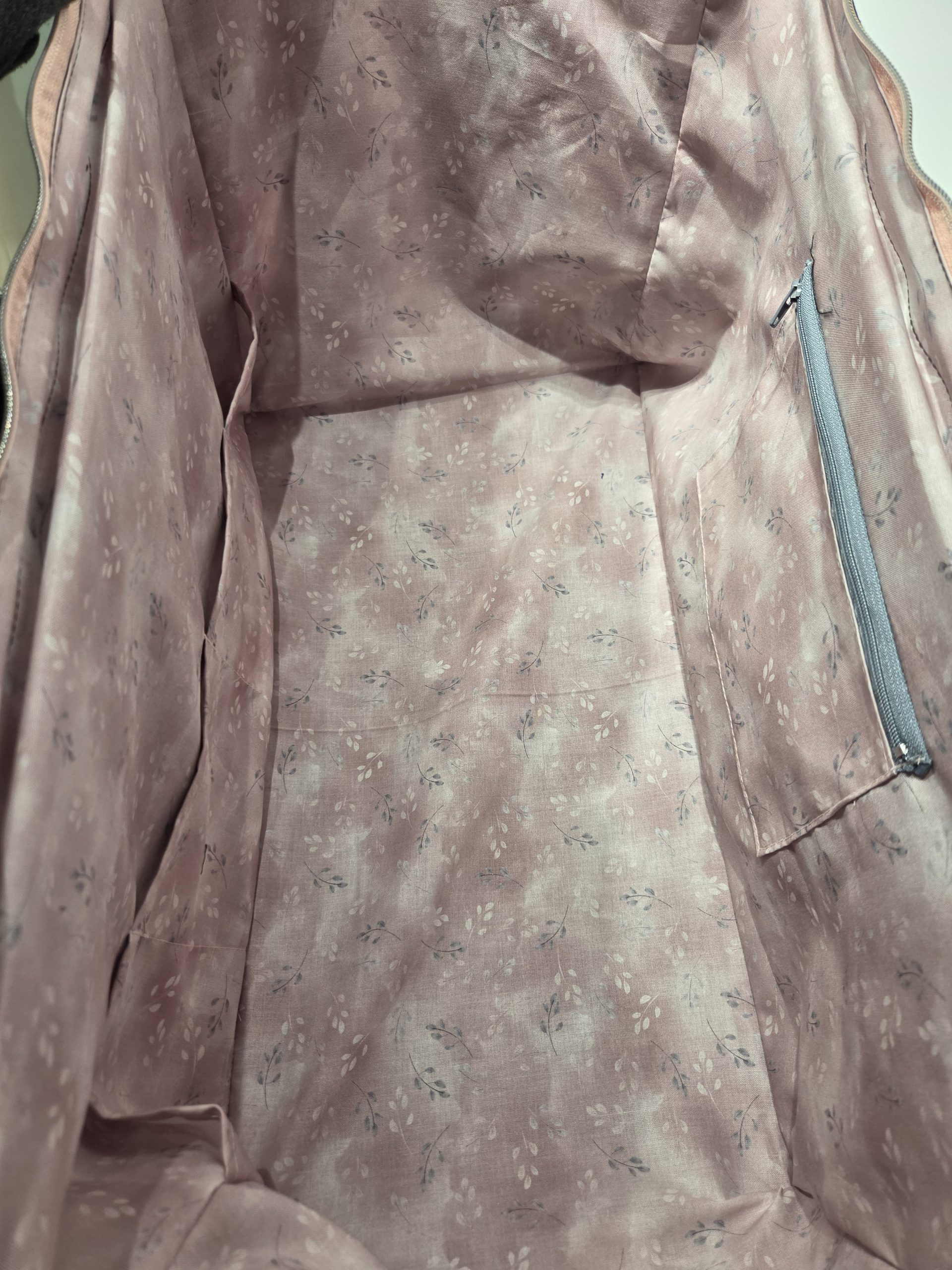Damask Rose Jet Duffel Bag - Image 7